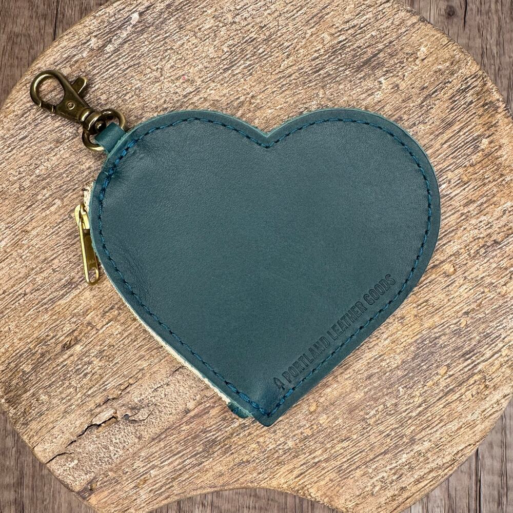 Portland Leather Heart-Shaped Pouch in Teal (Caribbean).